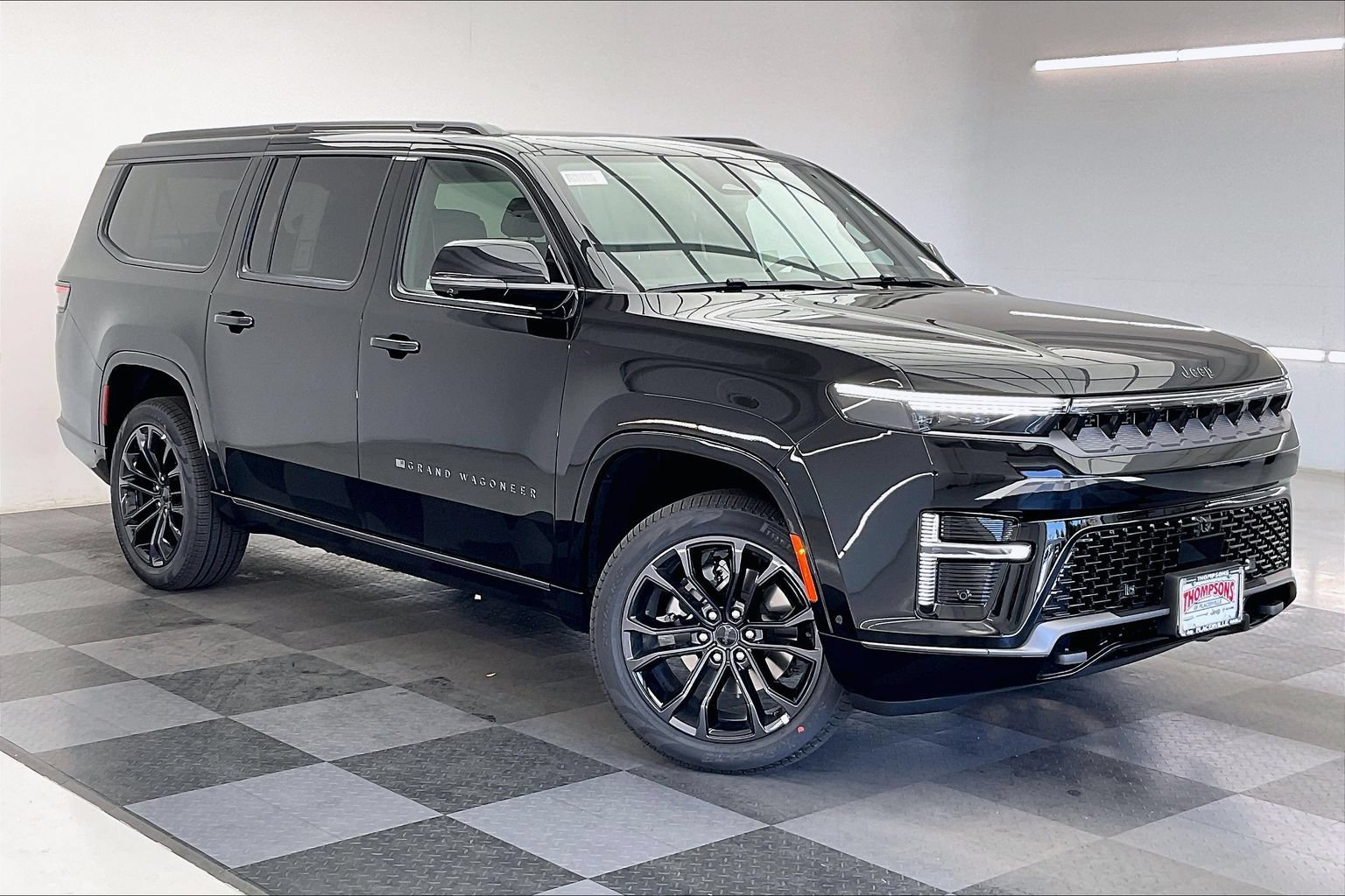 New 2026 Jeep Grand Wagoneer L Summit AWD/4WD image 1