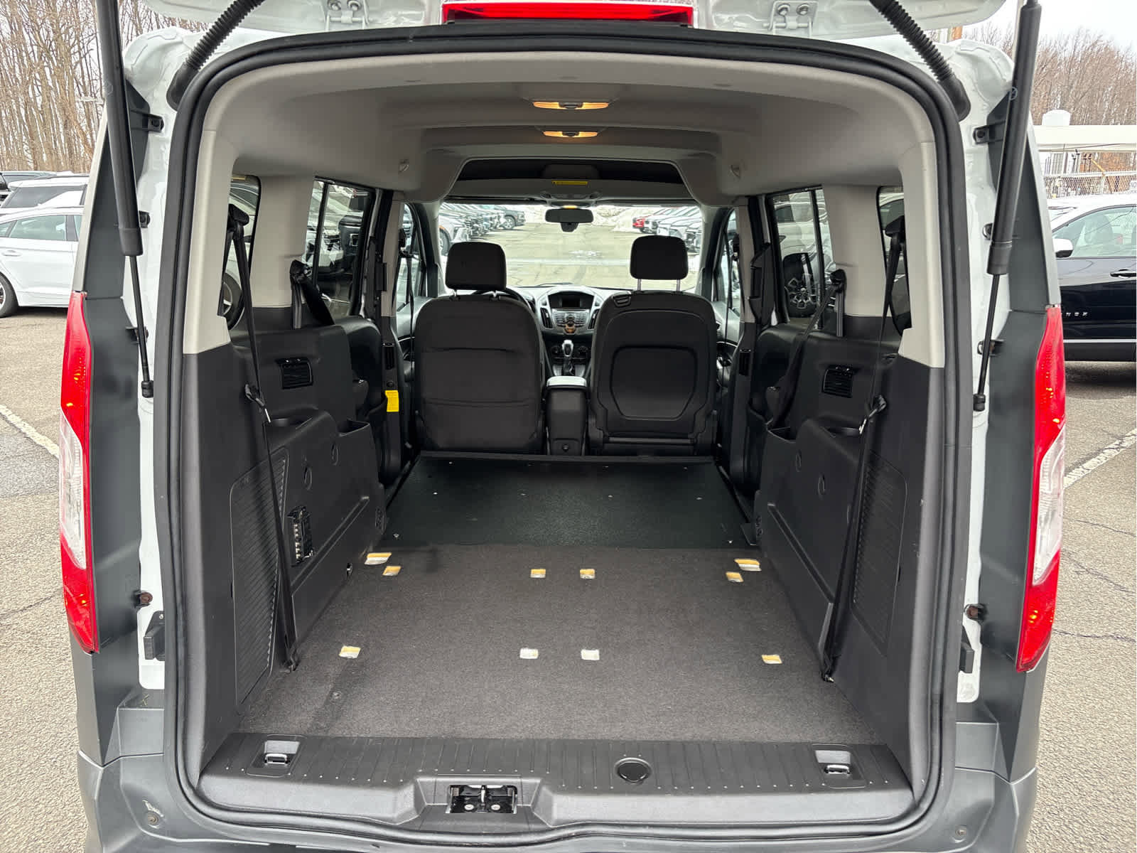 Used 2017 Ford Transit Connect XL image 9