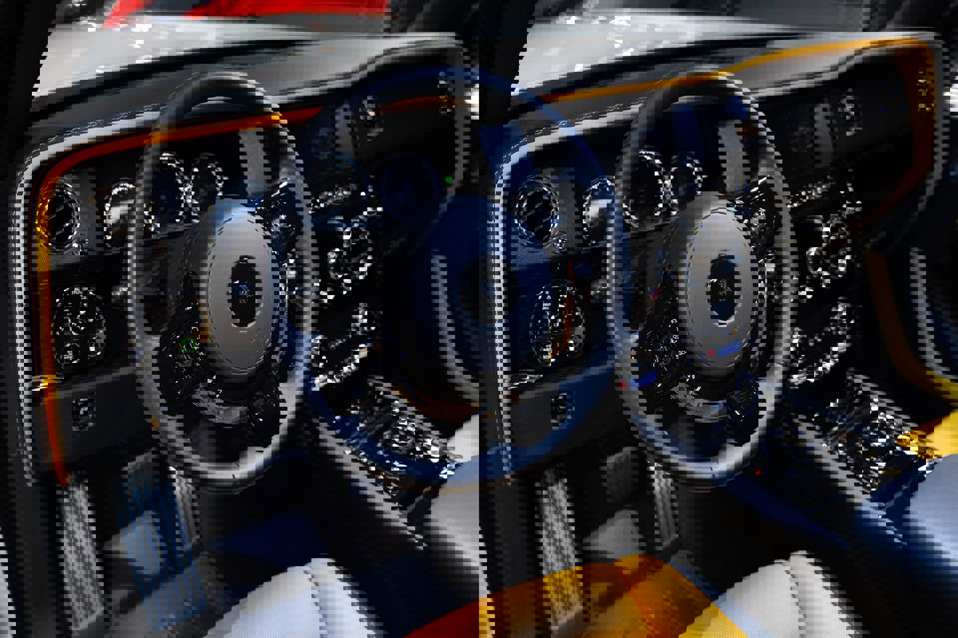 Used 2022 Rolls-Royce Cullinan Black Badge w/ Dark Exterior Package AWD/4WD image 10