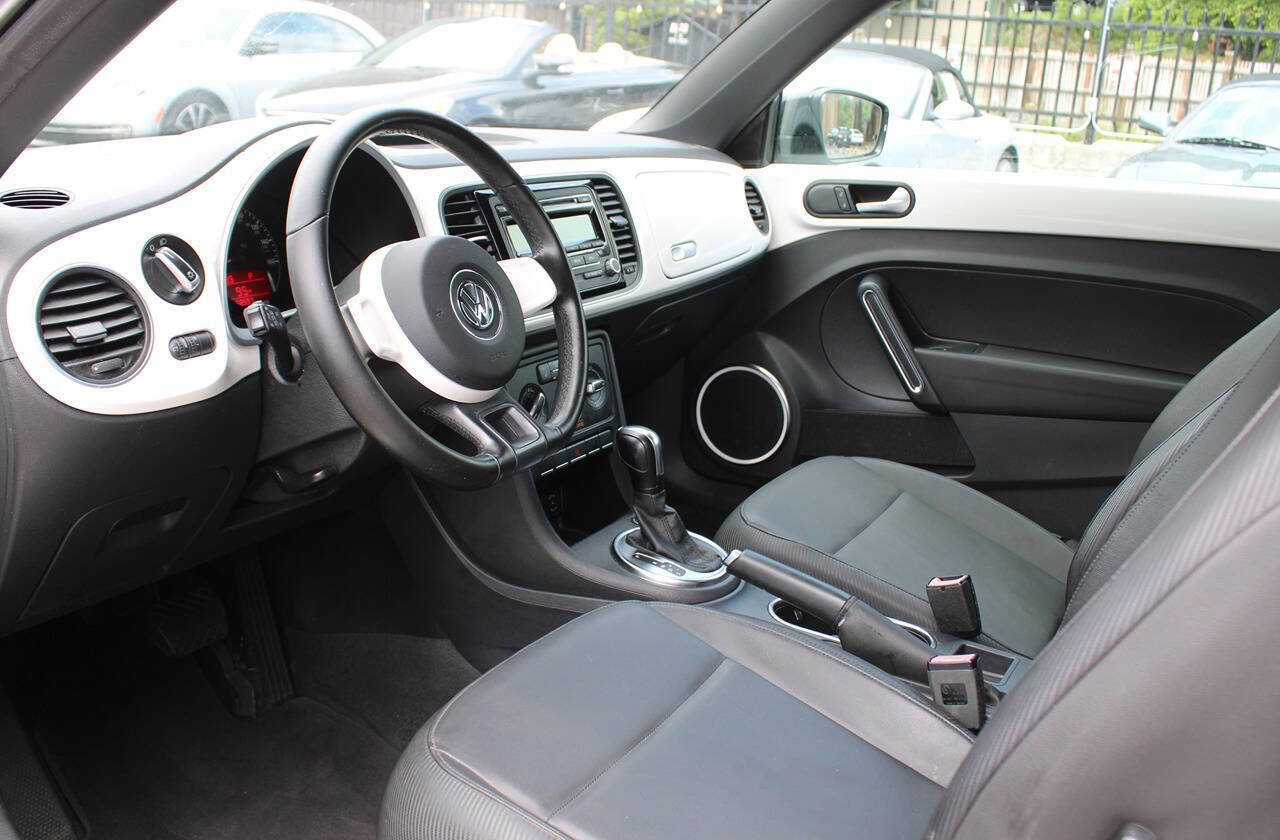 Used 2012 Volkswagen Beetle 2.5 FWD image 19