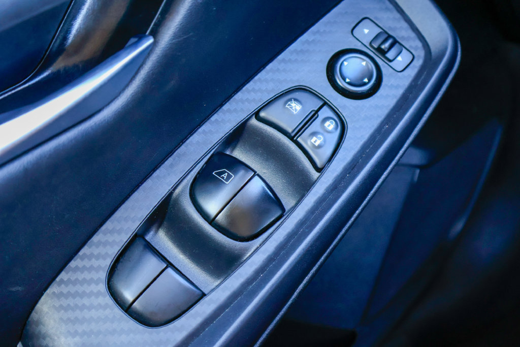 Used 2025 Nissan Sentra SV FWD image 16
