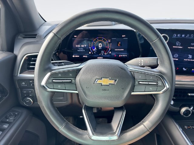 Used 2025 Chevrolet Suburban LT AWD/4WD image 14