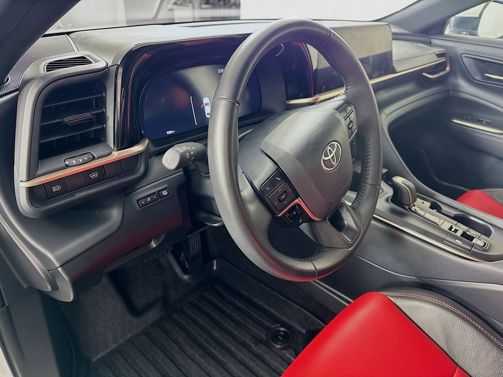 Certified 2023 Toyota Crown XLE image 6