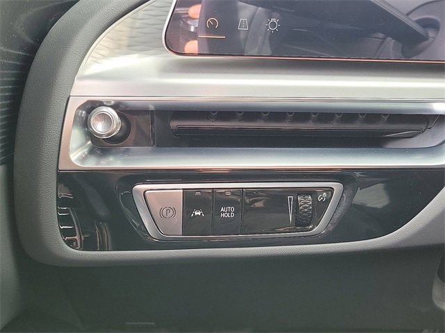 Used 2025 Cadillac Lyriq Luxury image 17