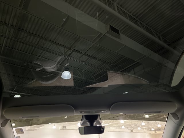 Used 2022 Tesla Model Y Long Range image 27