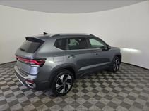 Used 2025 Volkswagen Taos SE AWD/4WD image 23
