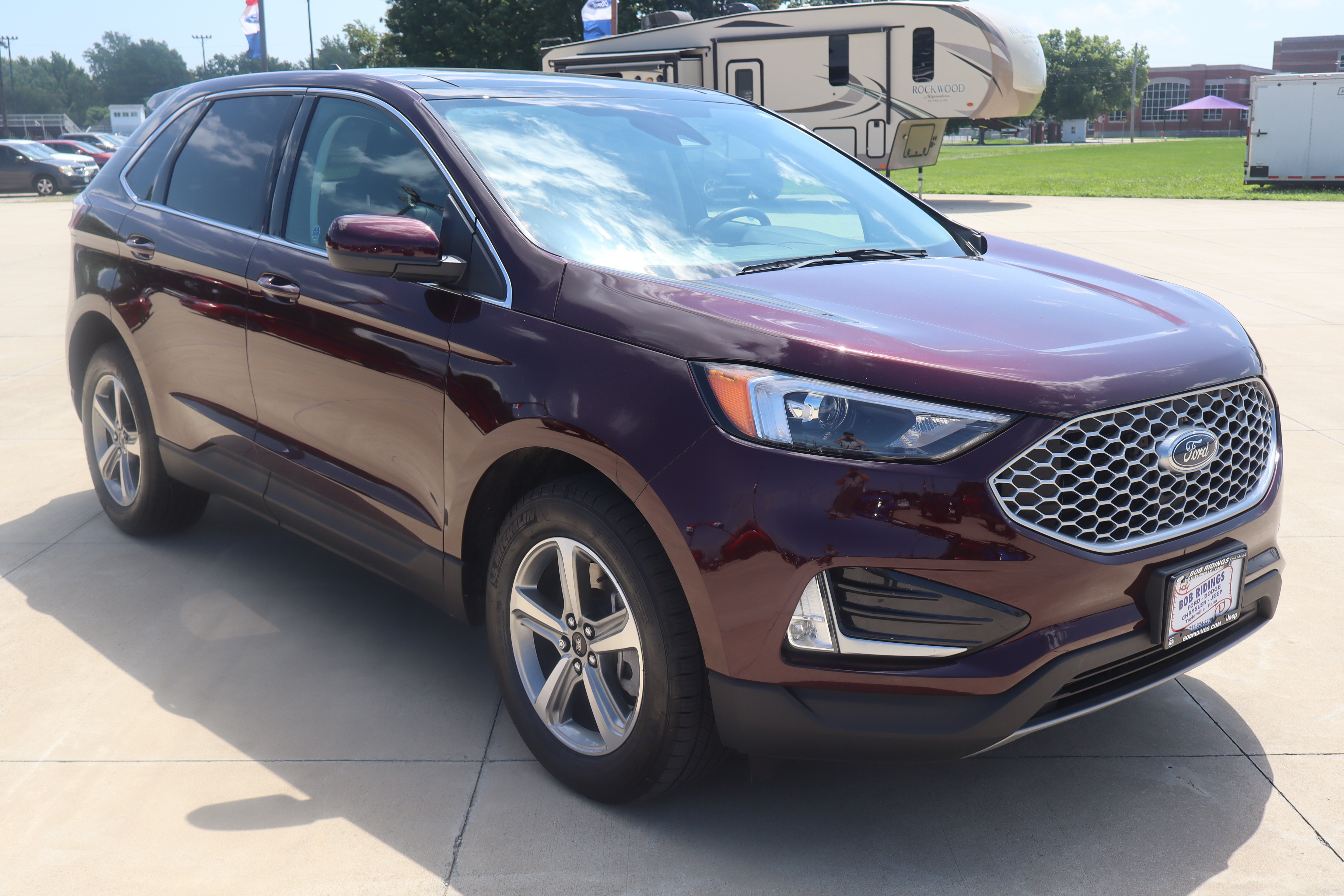 Used 2024 Ford Edge SEL w/ Convenience Package AWD/4WD image 3