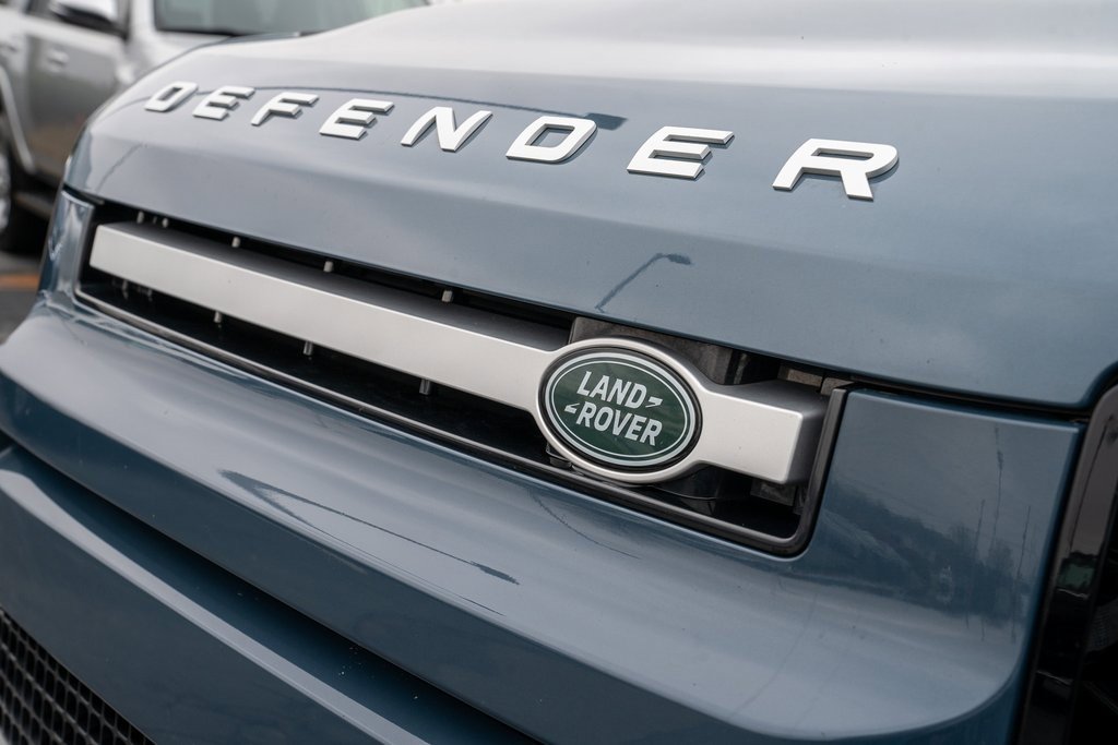 Used 2020 Land Rover Defender 110 SE image 3