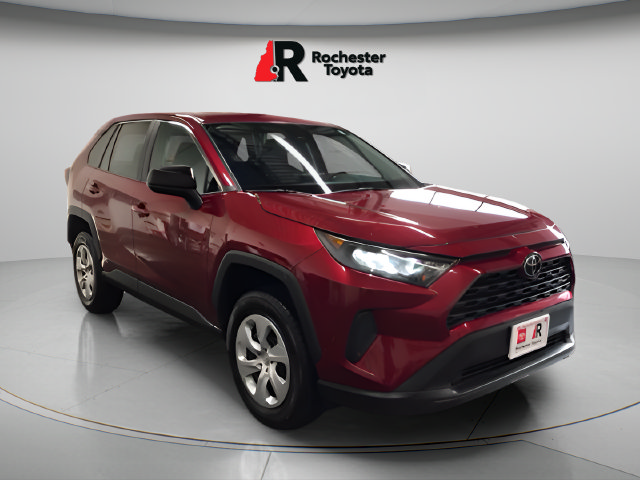 Used 2022 Toyota RAV4 LE AWD/4WD image 1