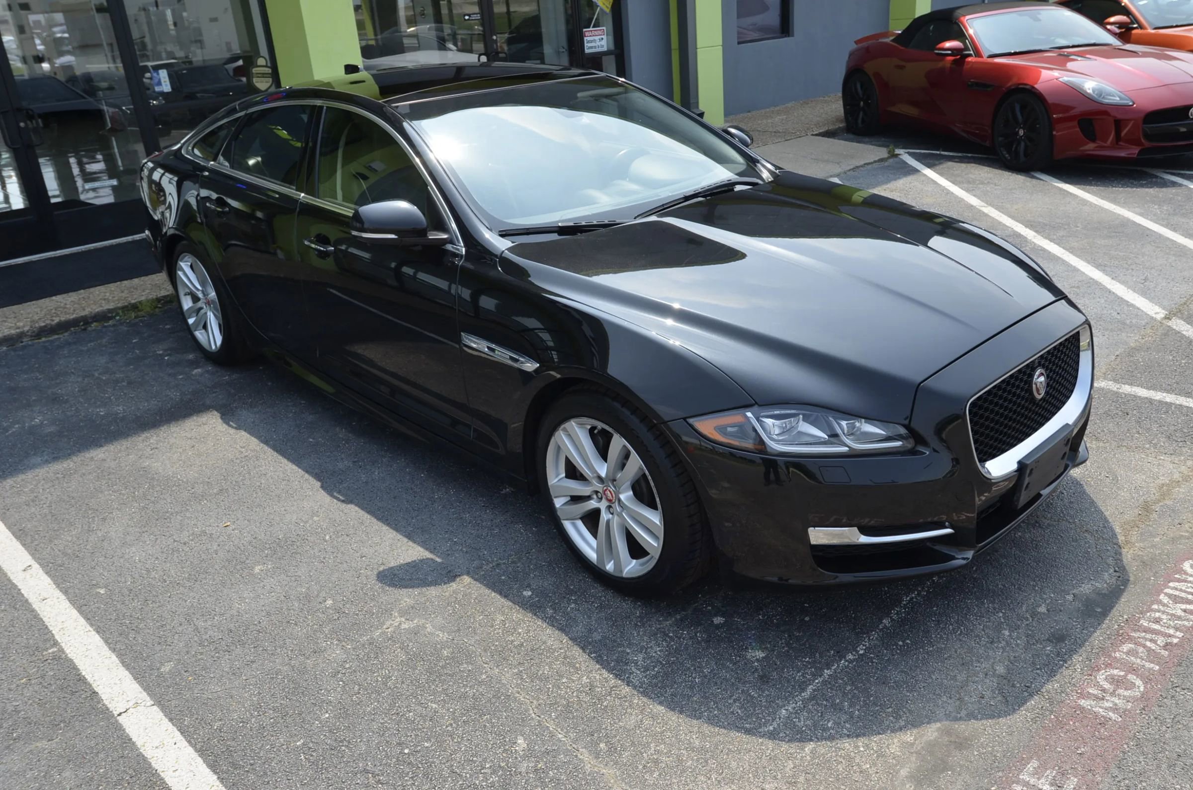 Used 2016 Jaguar XJ R-Sport AWD/4WD image 4