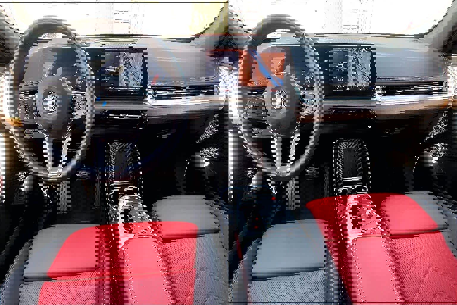 Used 2024 BMW X1 xDrive28i w/ Premium Package image 15