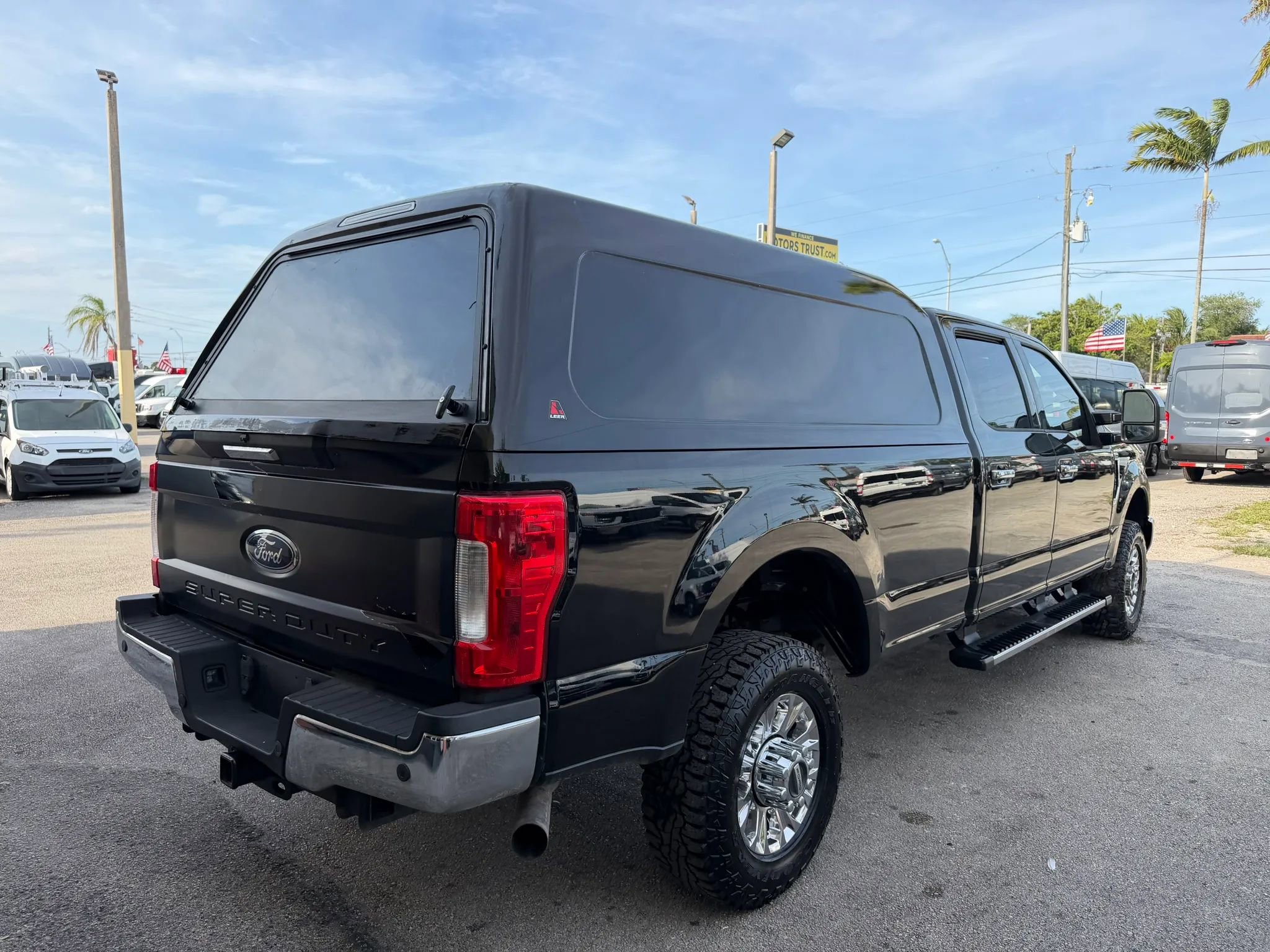 Used 2019 Ford F350 XLT w/ XLT Premium Package AWD/4WD image 6