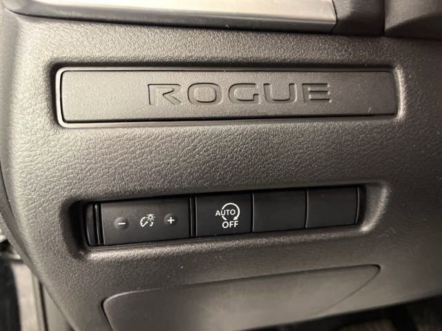 Used 2025 Nissan Rogue S image 30