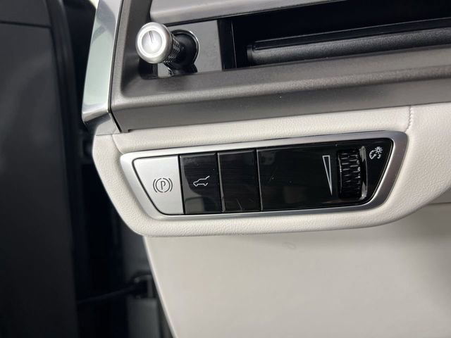 Used 2026 Cadillac Vistiq Sport AWD/4WD image 18
