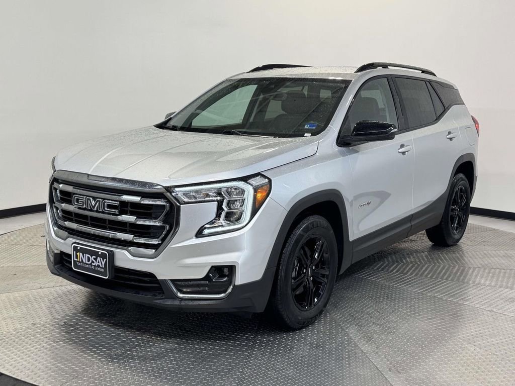 Used 2022 GMC Terrain AT4 image 3