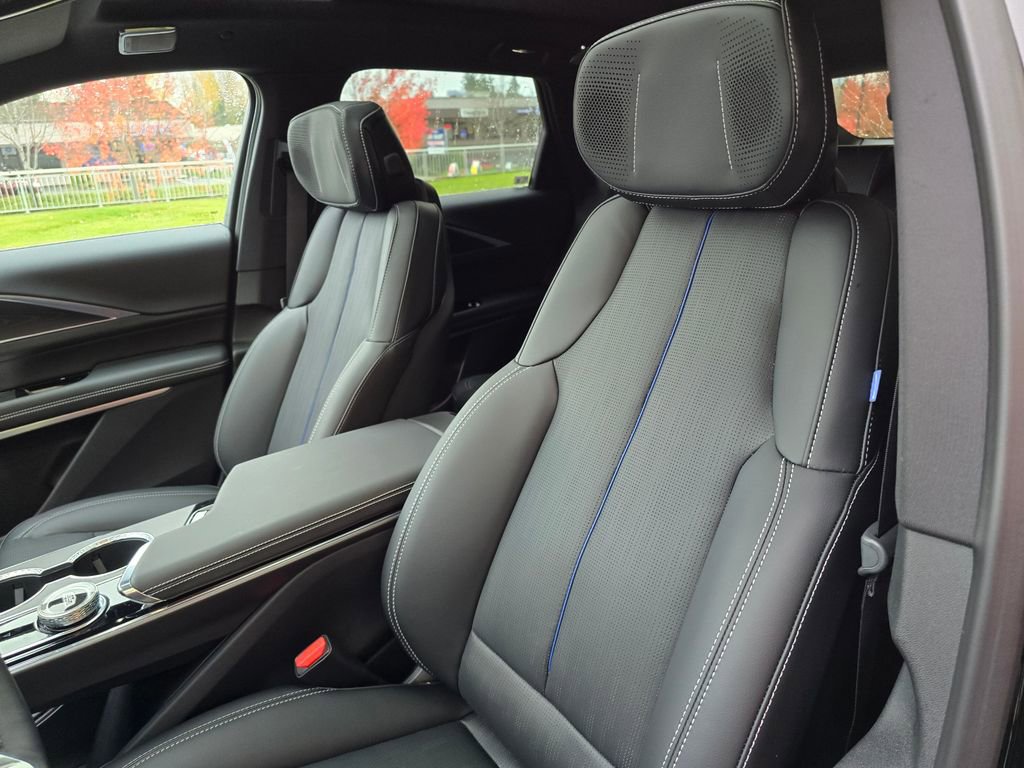 New 2026 Cadillac Lyriq V AWD/4WD image 21