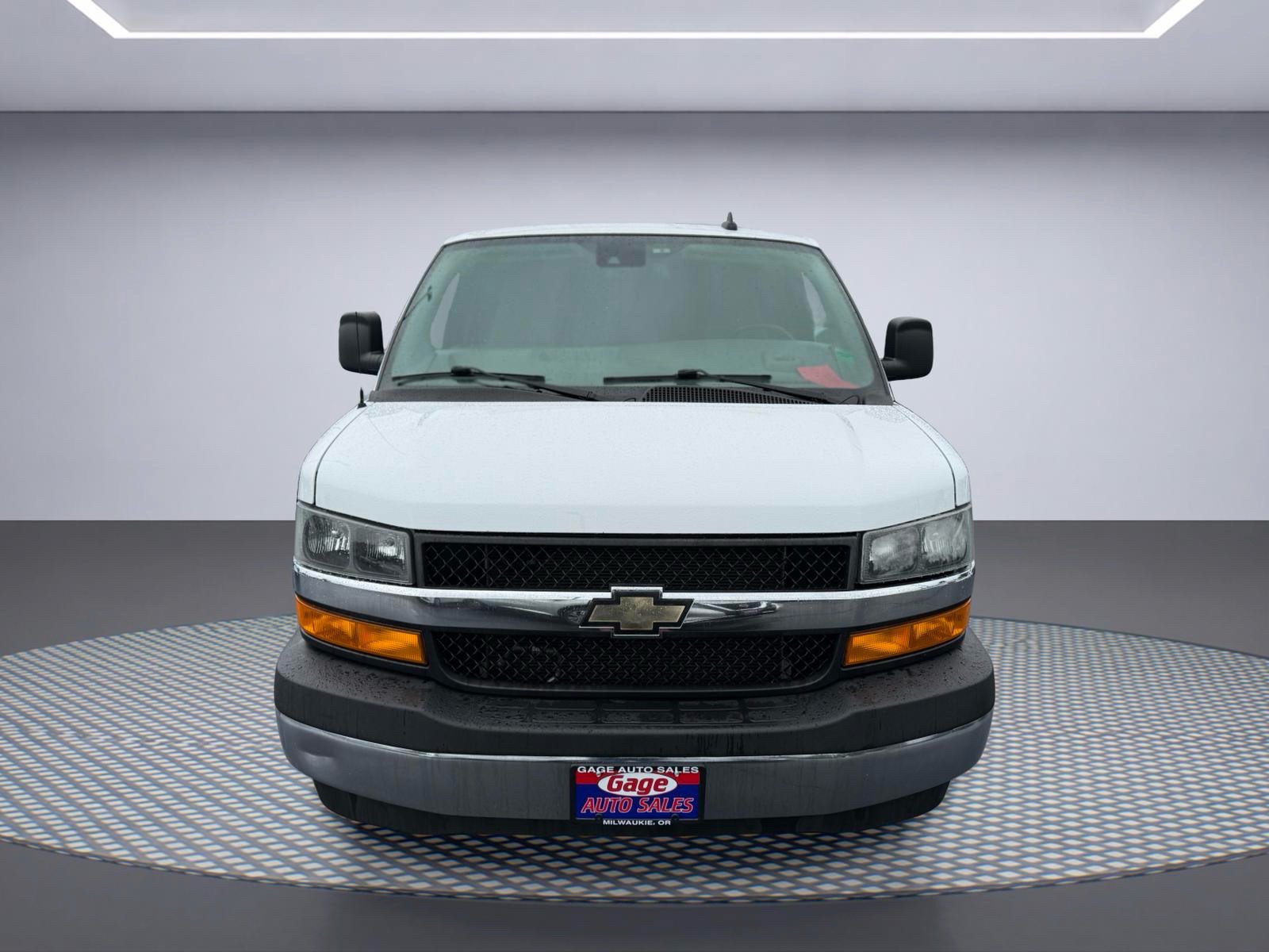 Used 2021 Chevrolet Express 3500 w/ Driver Convenience Package RWD image 15