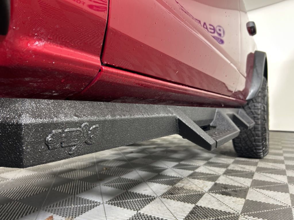 Used 2025 Ford Bronco Badlands image 3