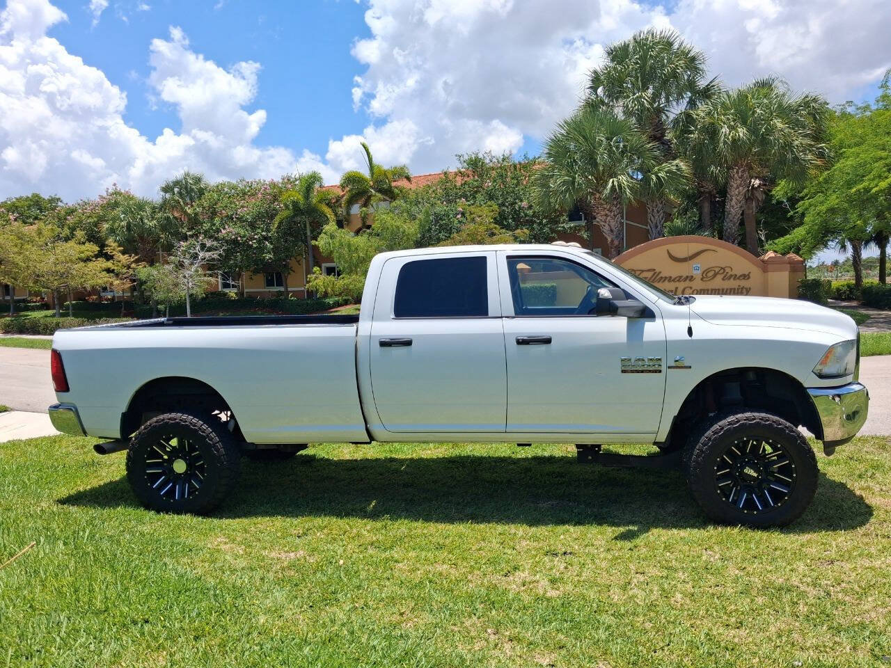 Used 2017 RAM 2500 Tradesman w/ Chrome Appearance Group AWD/4WD image 5
