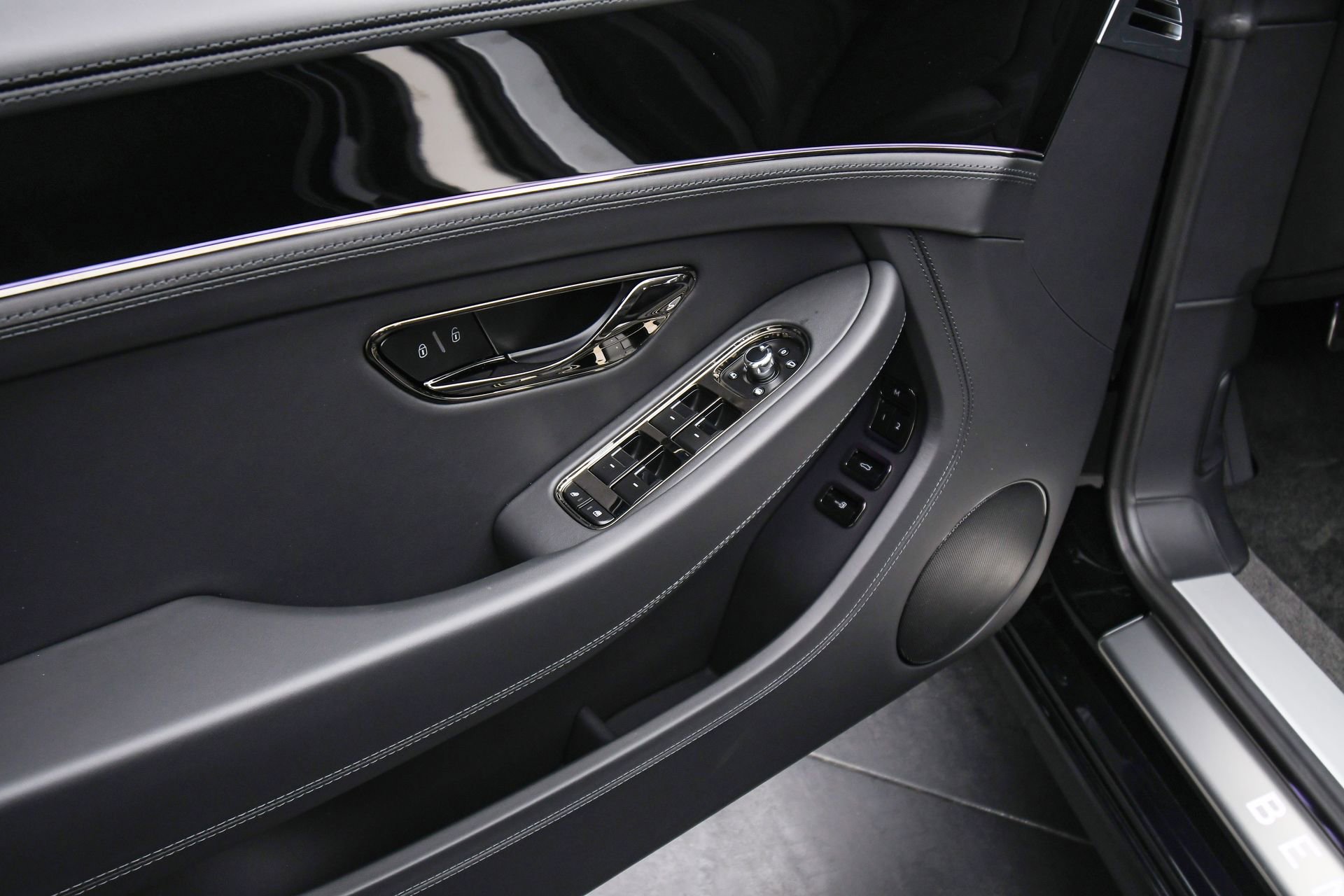 New 2026 Bentley Continental GTC AWD/4WD image 40