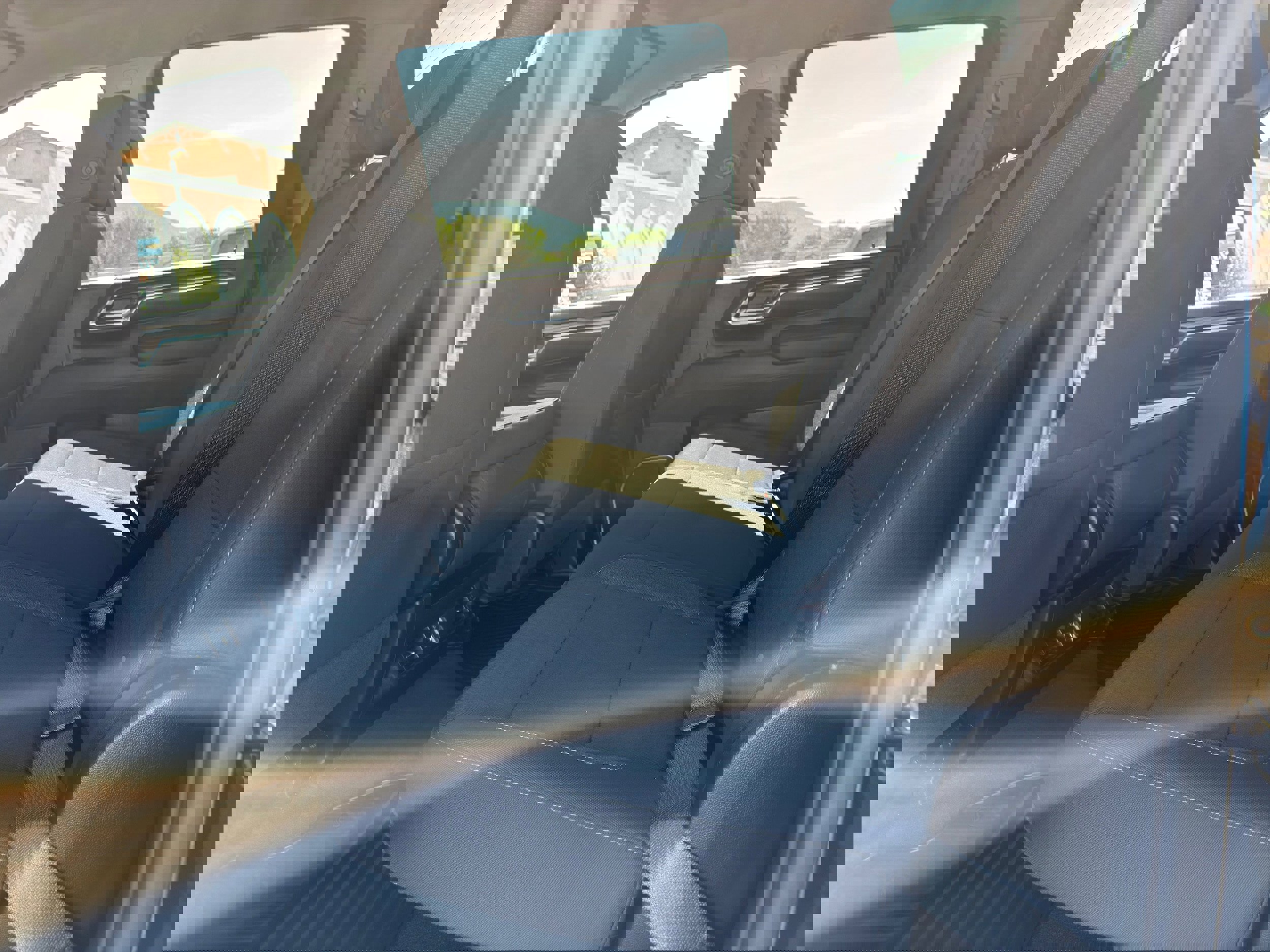 Used 2025 Chevrolet Silverado 2500 LT w/ Convenience Package image 22