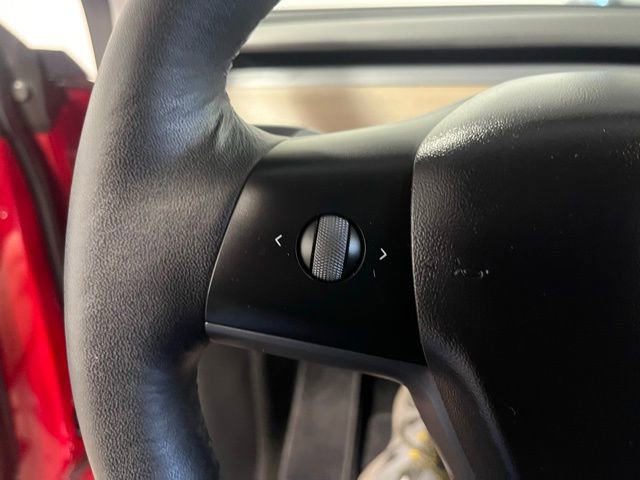 Used 2022 Tesla Model Y Long Range image 22