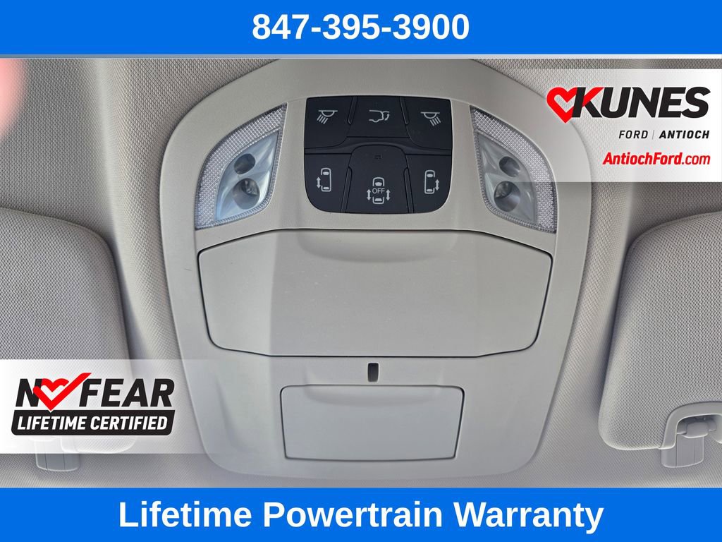 Used 2023 Chrysler Voyager LX image 56