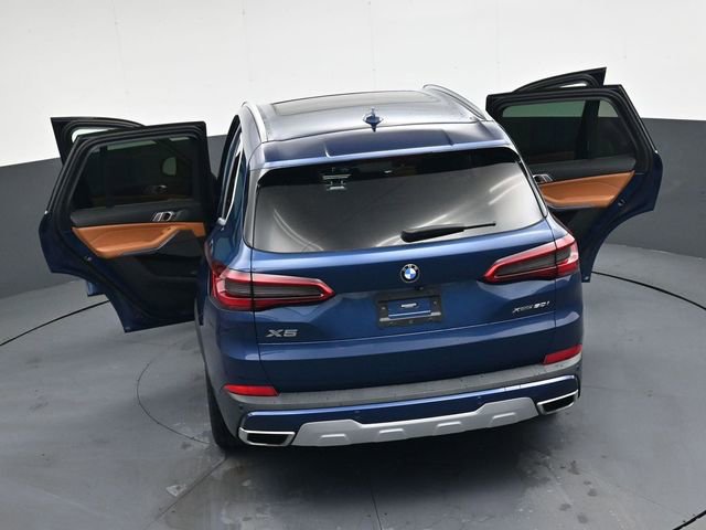 Used 2019 BMW X5 xDrive50i w/ Premium Package 2 image 40