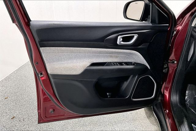 Used 2022 Jeep Compass Latitude image 21