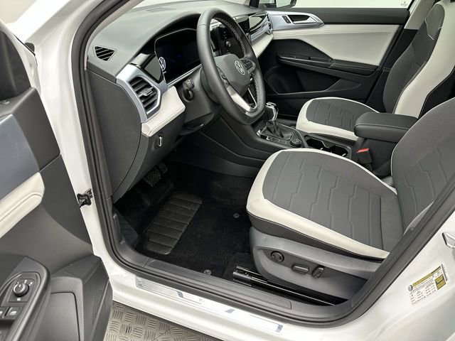 Used 2025 Volkswagen Taos SE image 12