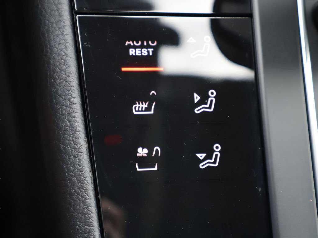 Certified 2025 Porsche Macan Turbo image 25