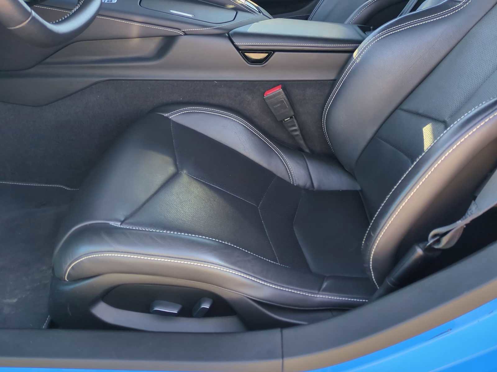 Used 2020 Chevrolet Corvette Stingray Coupe w/ Z51 Performance Package image 19