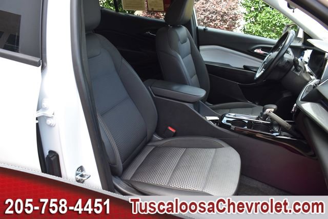 Used 2024 Chevrolet Trax LT w/ Driver Confidence Package FWD image 19