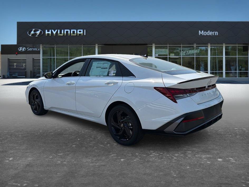 New 2026 Hyundai Elantra SEL Sport FWD image 4