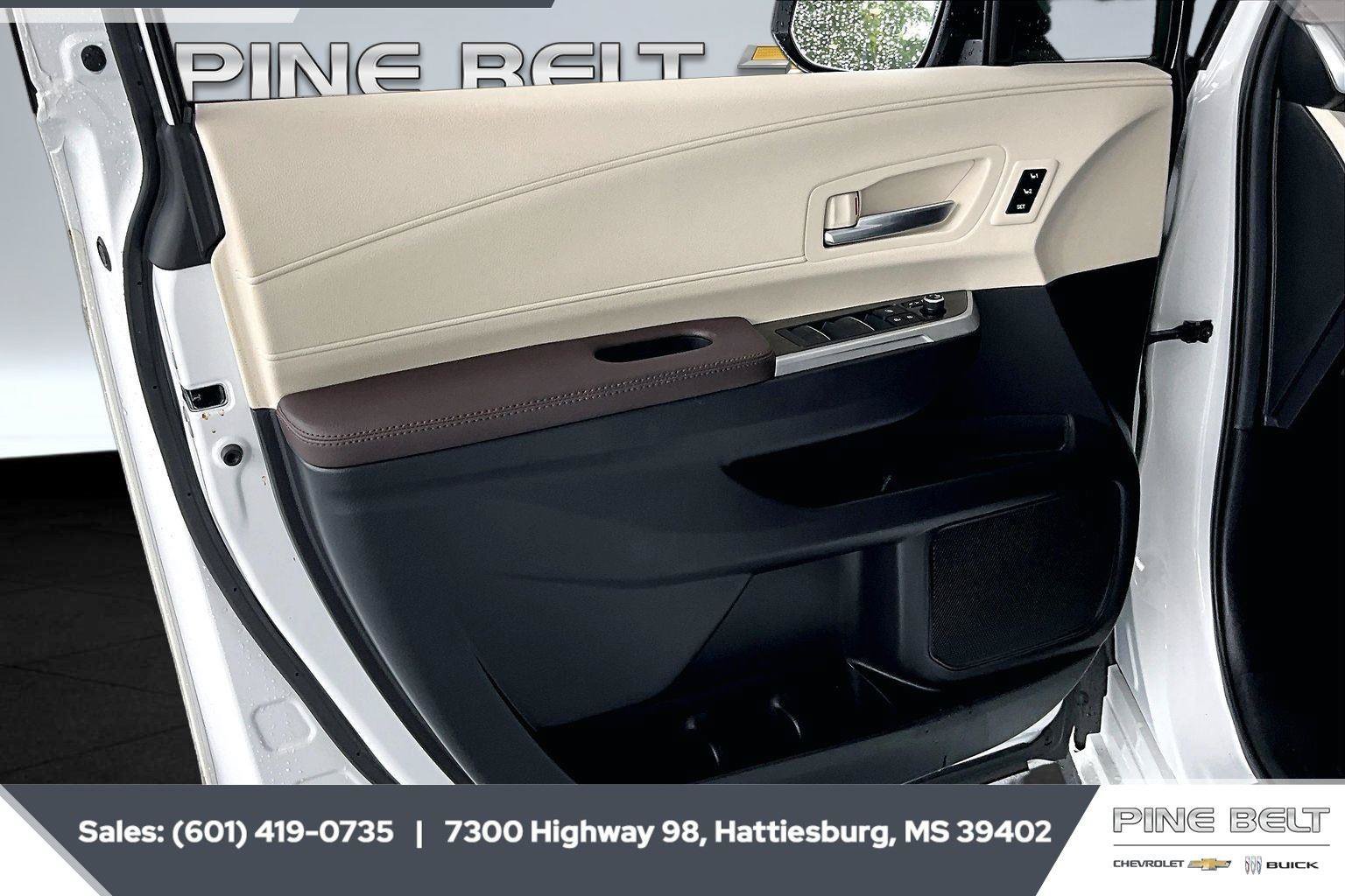 Used 2024 Toyota Sienna Platinum AWD/4WD image 17