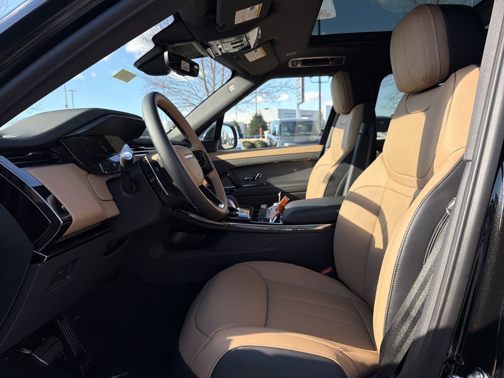 New 2026 Land Rover Range Rover Sport Dynamic SE image 2