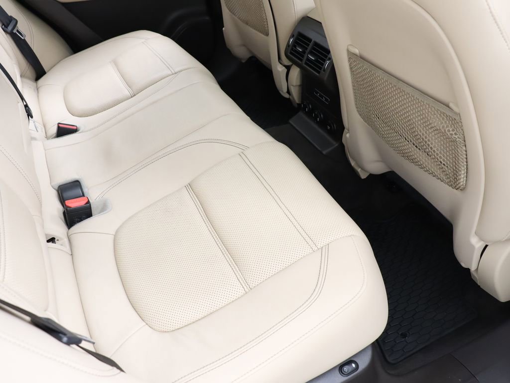 Used 2019 Jaguar F-PACE Prestige AWD/4WD image 41