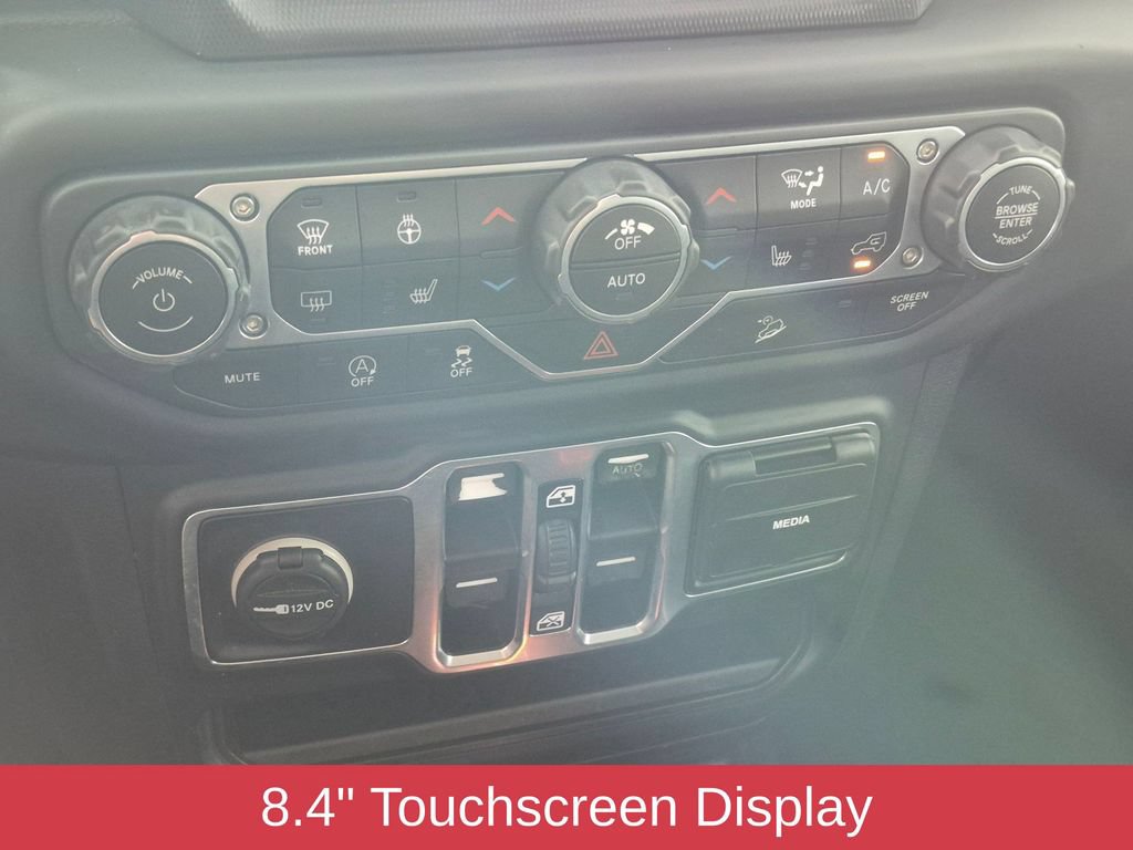 Used 2019 Jeep Wrangler Unlimited Sahara AWD/4WD image 23