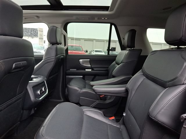 Used 2025 Ford Expedition Platinum AWD/4WD image 10