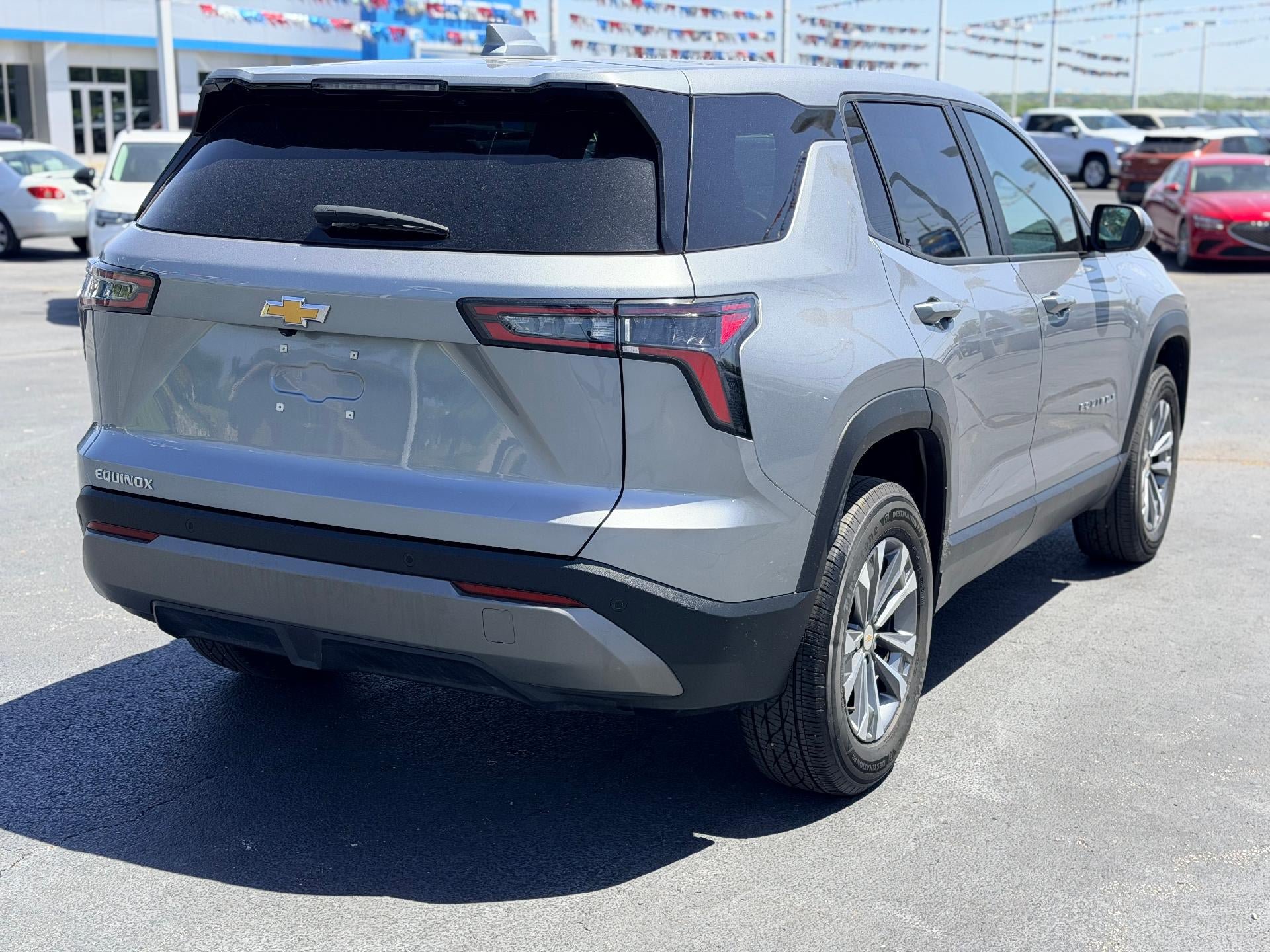 Used 2025 Chevrolet Equinox LT FWD image 5