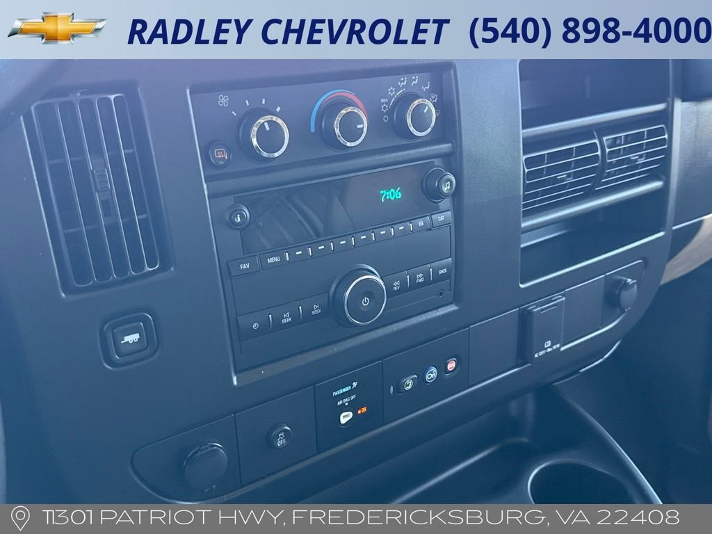 Used 2022 Chevrolet Express 2500 Extended image 8
