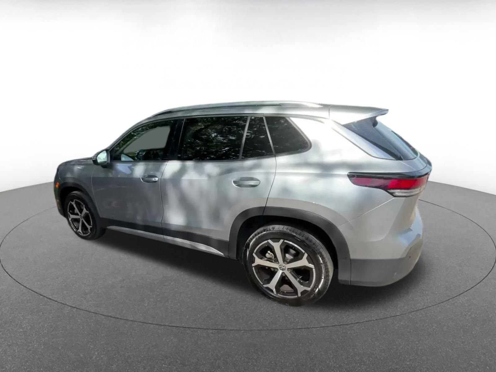 Used 2025 Chevrolet Equinox LT FWD image 8