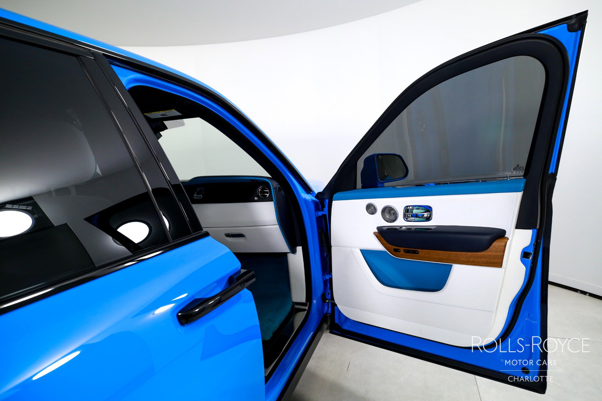 Used 2023 Rolls-Royce Cullinan image 31