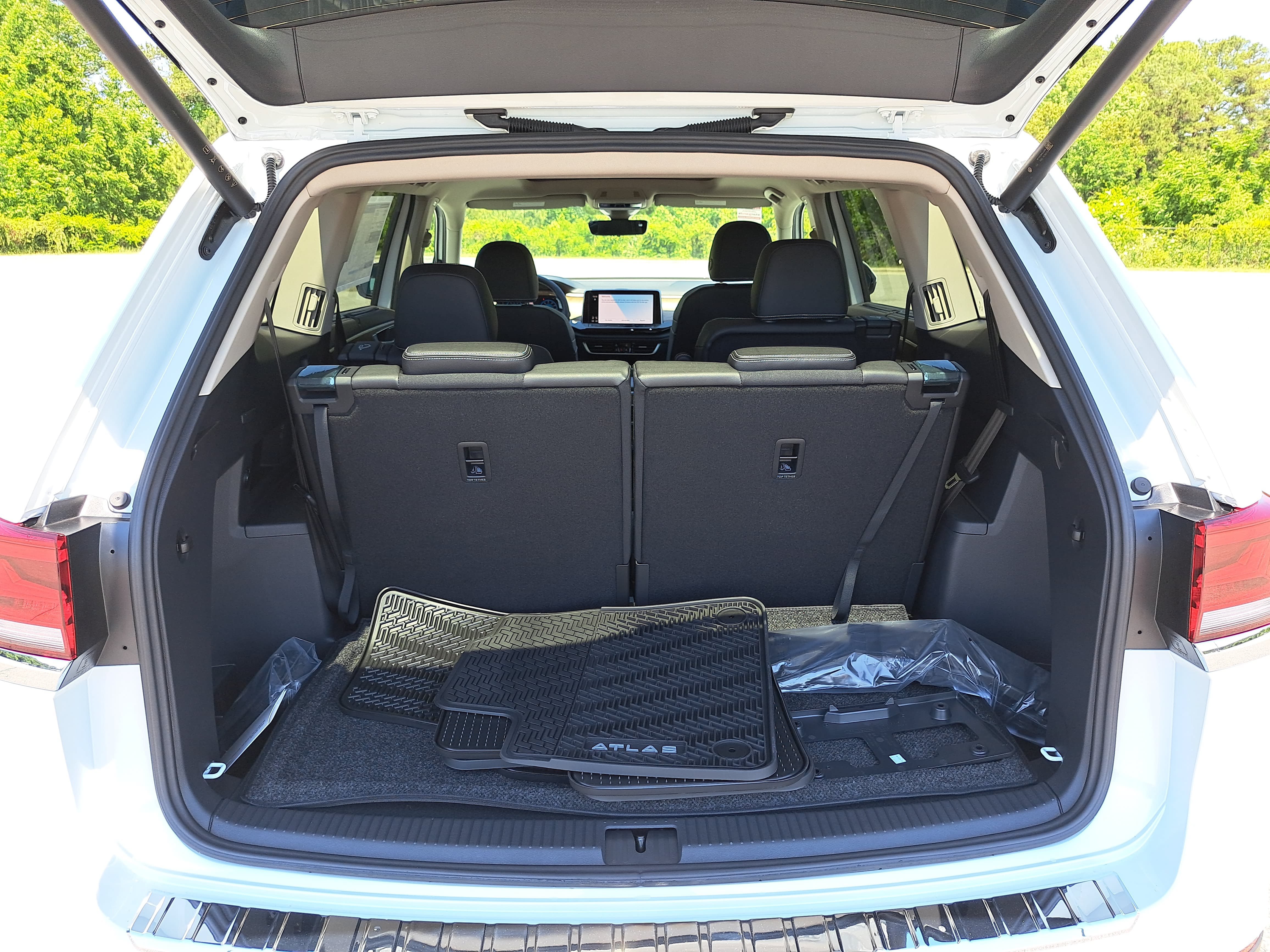 New 2026 Volkswagen Atlas SE FWD image 13