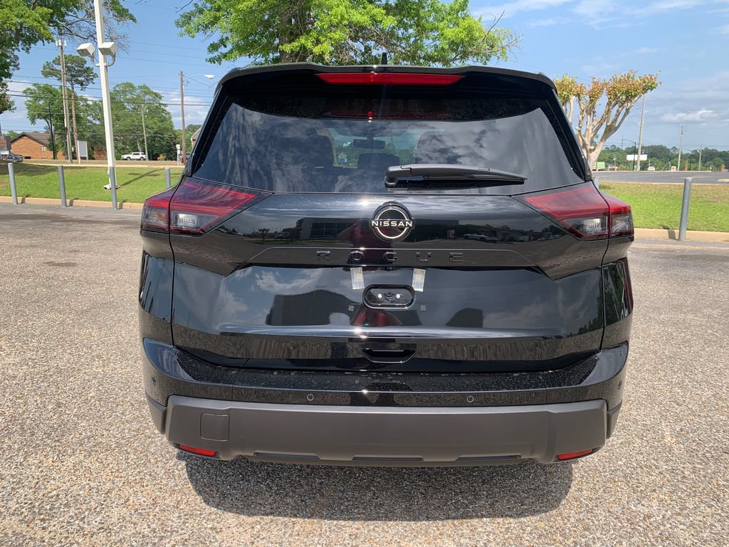 New 2026 Nissan Rogue Dark Armor FWD image 4