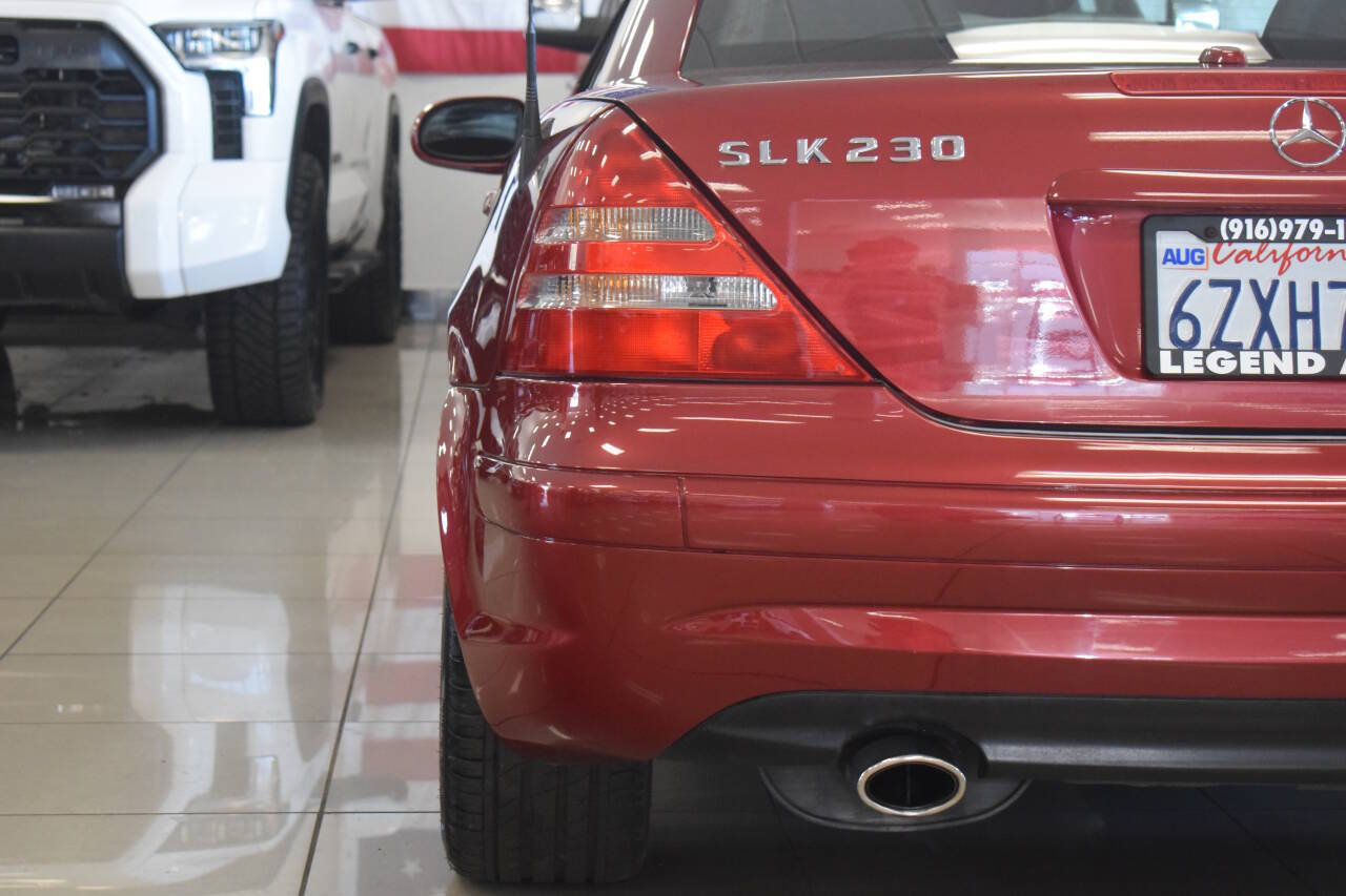 Used 2004 Mercedes-Benz SLK 230 image 34