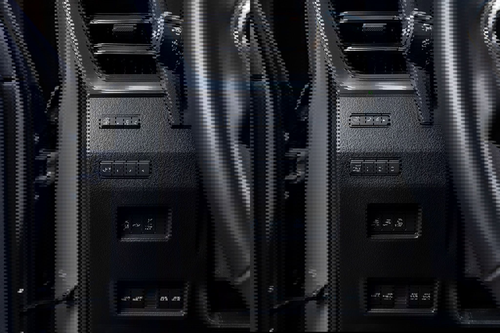 Used 2025 Lexus GX 550 550 Overtrail+ image 22