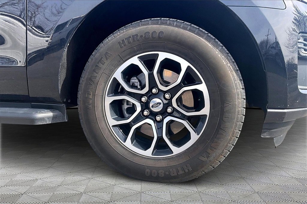 Used 2024 Ford Expedition Max XLT image 9