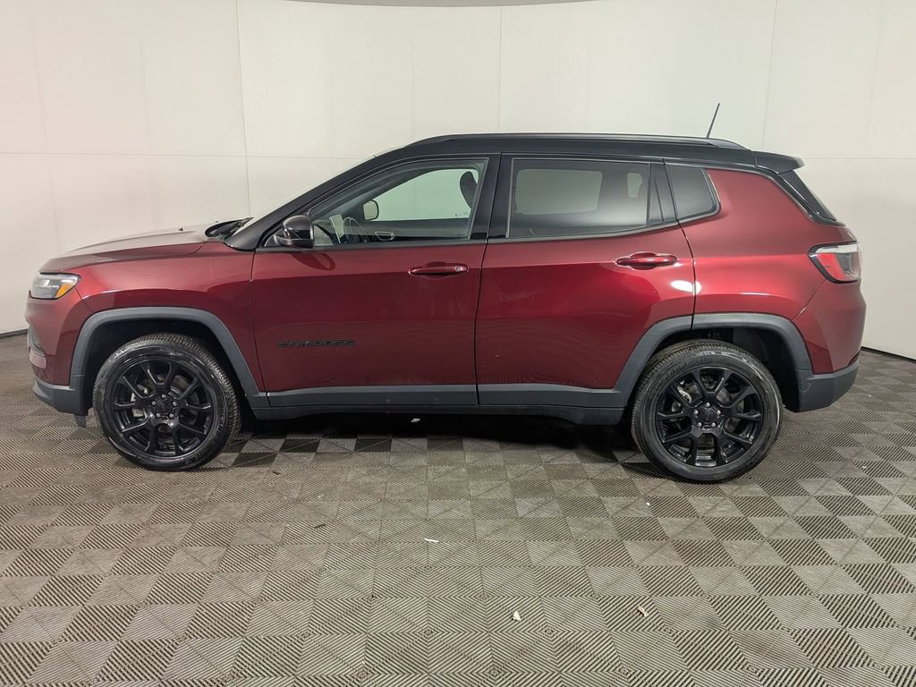 Certified 2022 Jeep Compass Altitude w/ Convenience Group image 2