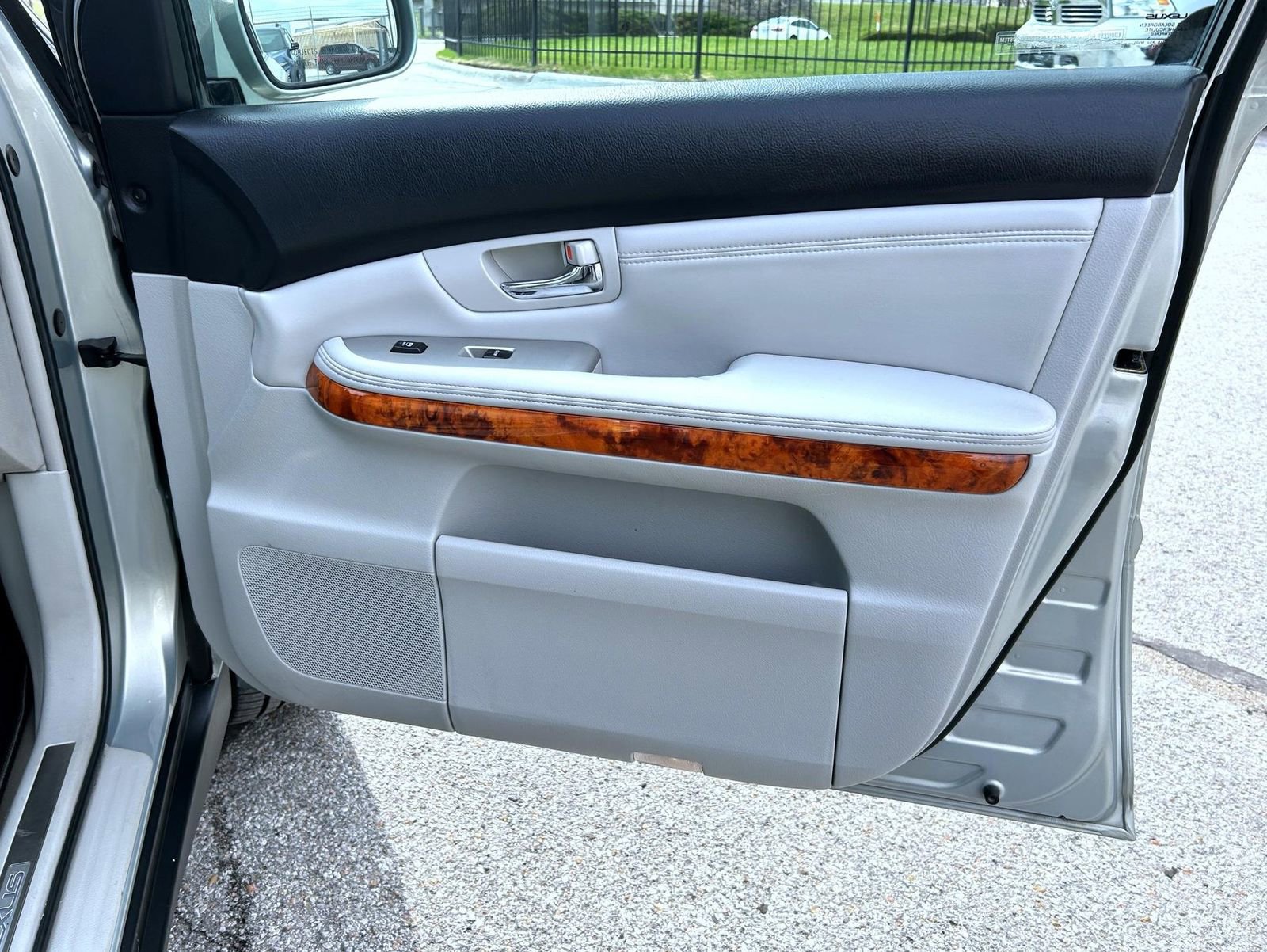 Used 2005 Lexus RX 330 AWD image 15